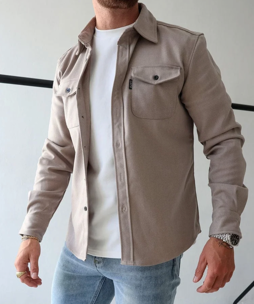 KAY - Chemise pour homme élégante. Un design moderne pour toutes les occasions.